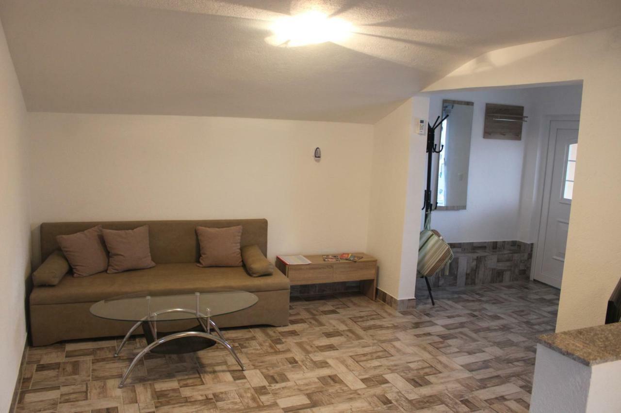 Apartments Anicic Coric Omišalj Dış mekan fotoğraf